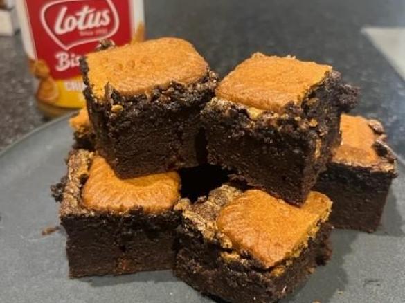 Easy Biscoff Brownies