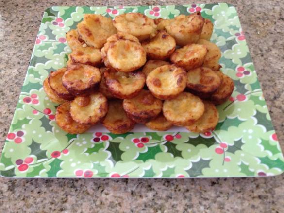 Mozzarella and caramelised onion risotto cakes