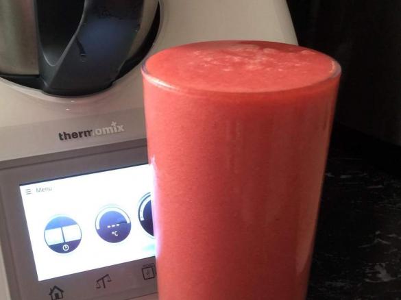 Raspberry and Orange Smoothie 