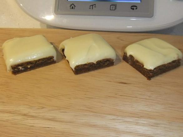 Gingerbread Cookie Bars