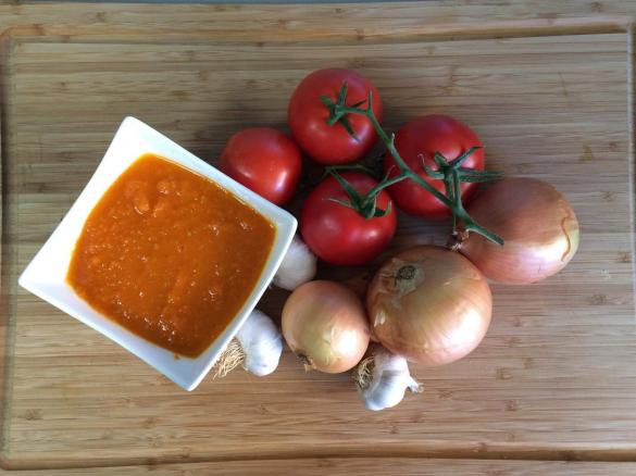 Home made crushed tin tomatoes or Tomato sauce for pasta or seafood