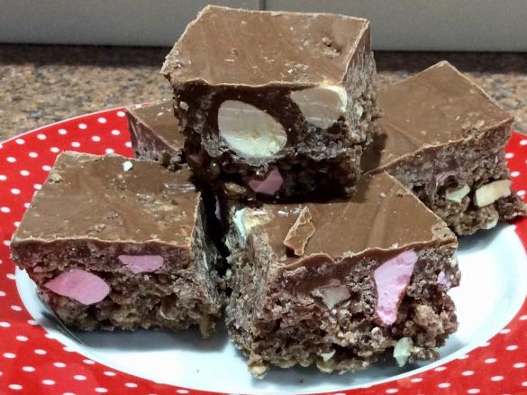 Chocolate Clinker Crackle Slice