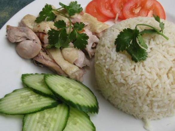 HAINANESE CHICKEN RICE