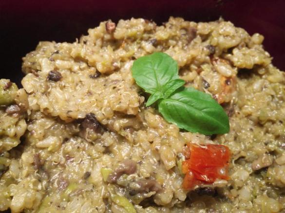 Mushroom, tomato and pea risotto (with quinoa and brown rice)