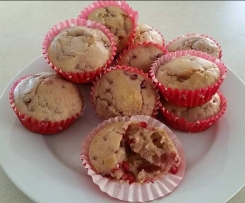 Healthy pomegranate muffins