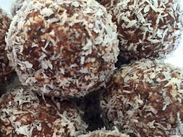 Choc-Coconut Amazeballs
