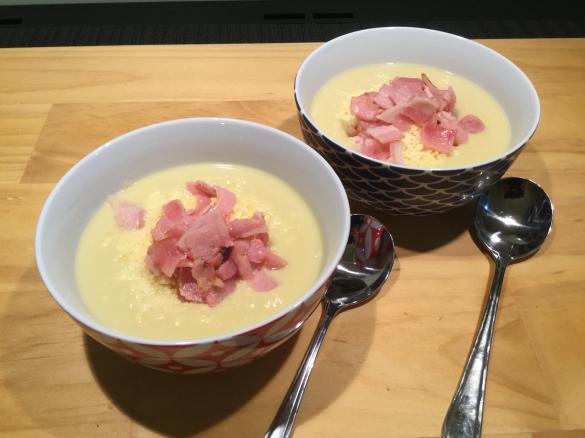 Cauliflower and bacon soup LCHF