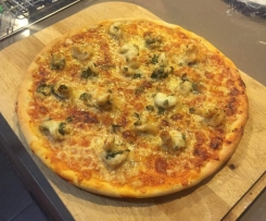 Garlic Prawn and Basil Three Cheese Pizza 