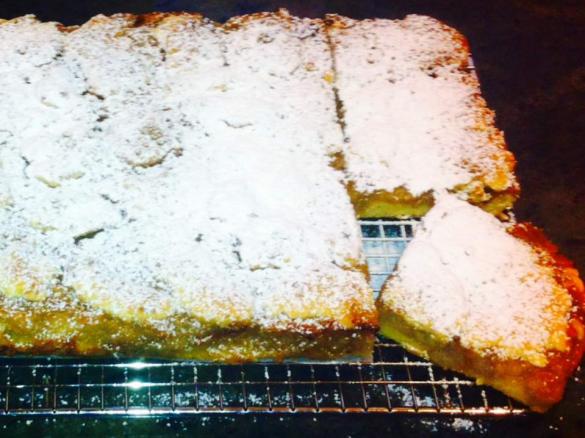 Feijoa, Pear and Ginger Short Cake
