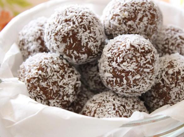Raw Spiced Rum Balls