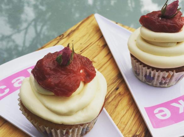 Rhubarb & White Chocolate Cupcakes