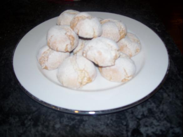 Almond Snowballs