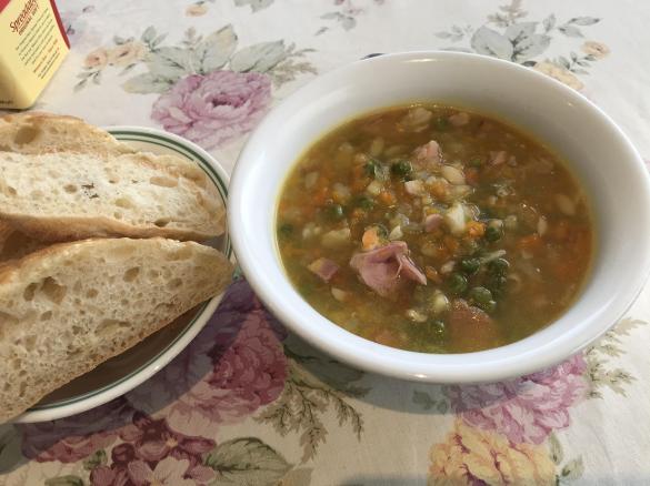 Smoked hock-bone soup