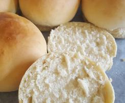 Quick and easy bread rolls