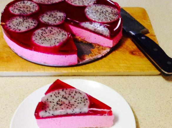  Dragonfruit cheesecake