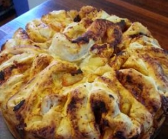 Ham & pineapple pizza pull-apart bread