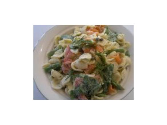 Smoked Salmon Pasta Salad (adapted from Delicious)