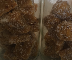 Apricot honey and date bites