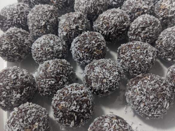 Chocolate bliss balls