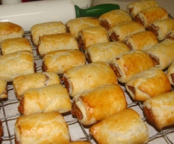 SAUSAGE ROLLS