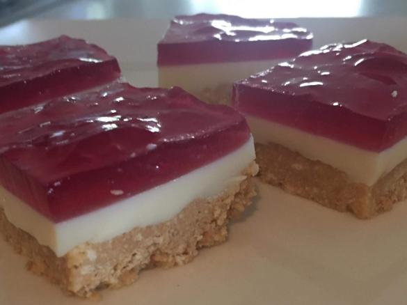 Mums jelly slice 