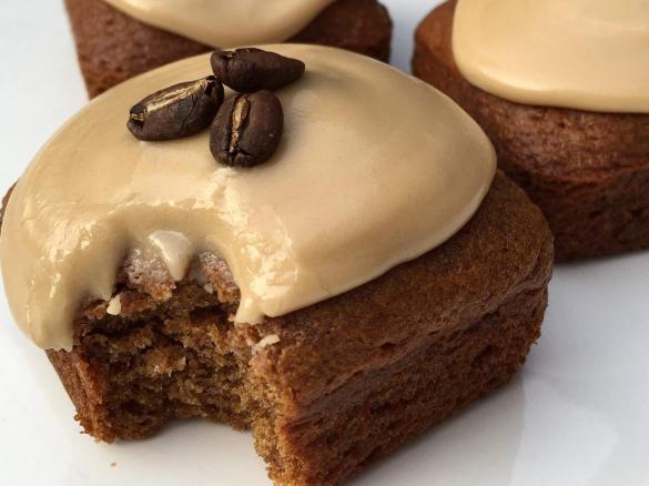 Coffee and date muffins