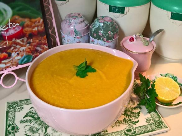 Moroccan sweet potato, carrot and chick pea soup 