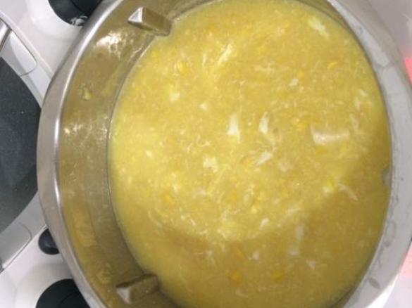 Chicken and sweet corn soup (chinese style)