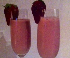 Almond Milk and Pomegranate Smoothie