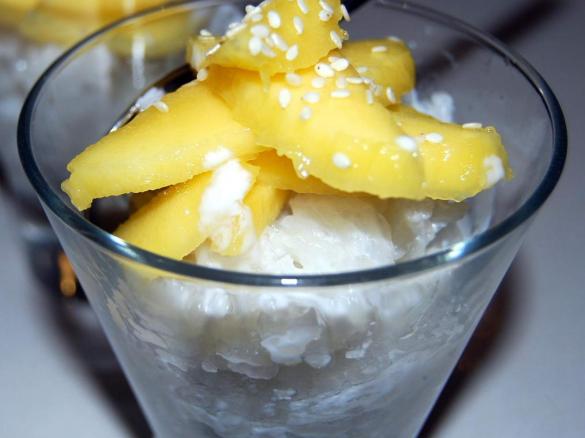 Coconut Glutinous Rice with Mango