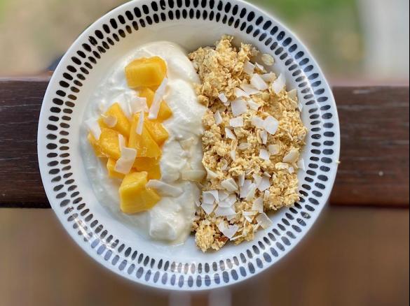 Fresh mango muesli