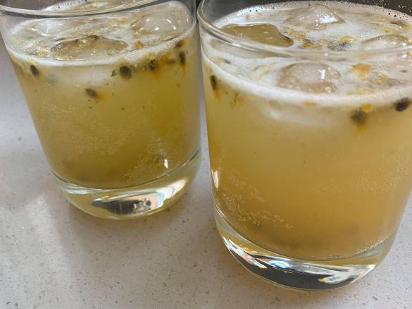 Passionfruit mojito