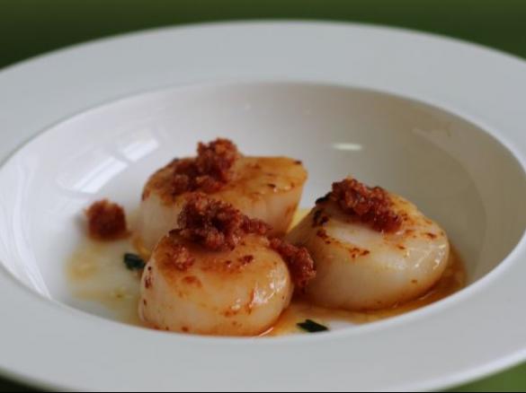 Seared scallops with Truffle Ponzu, pancetta dust and a kaffir lime butter 