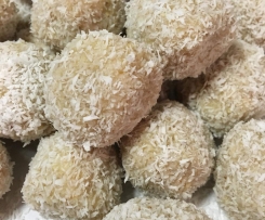 Raw Vanilla Coconut Bliss Balls