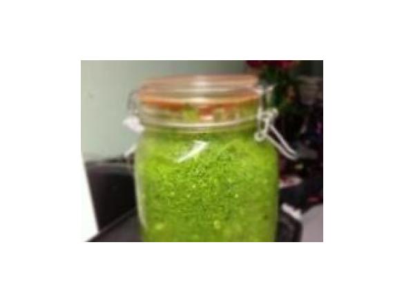 Basil parsley cashew pine nut pesto