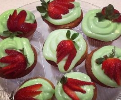 Rekorderlig strawberry-lime cider cupcakes with lime cream cheese frosting