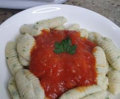 Ravjul Inspired Gnocchi with garlic tomato sauce