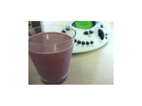 Heidi's almond berry ripe shake