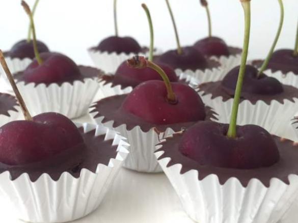 Raw Choc Cups   Almond or Cherry