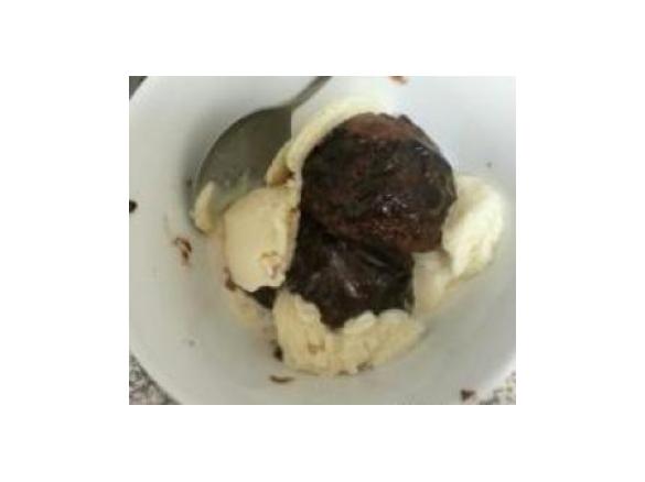 Self-saucing Chocolate Puddings