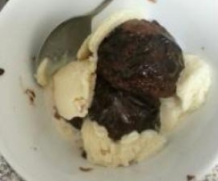 Self-saucing Chocolate Puddings