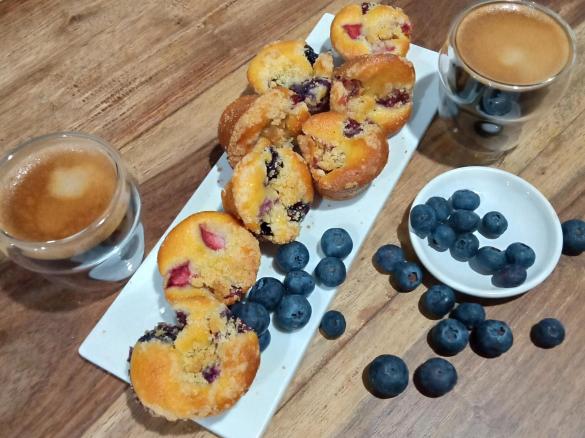 Streusal Berry Muffins