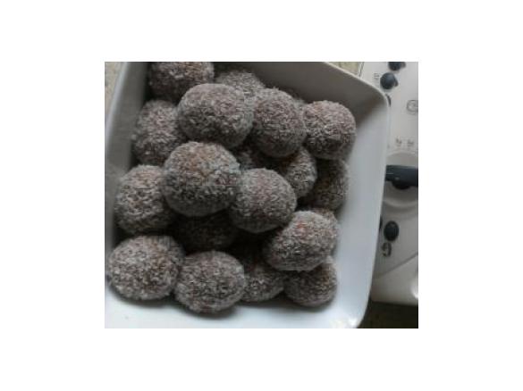 Roxxie's Tim Tam & Macadamia Balls