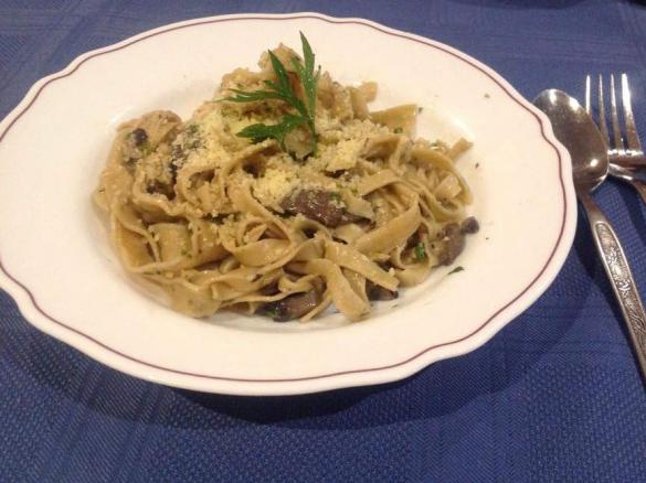 Creamy Mushroom and Garlic Pasta (FRESH)