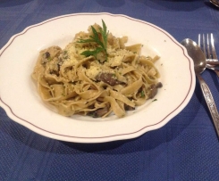 Creamy Mushroom and Garlic Pasta (FRESH)