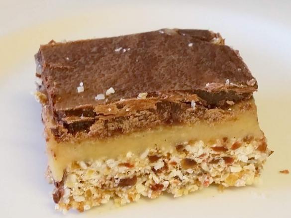 Raw Caramel Slice