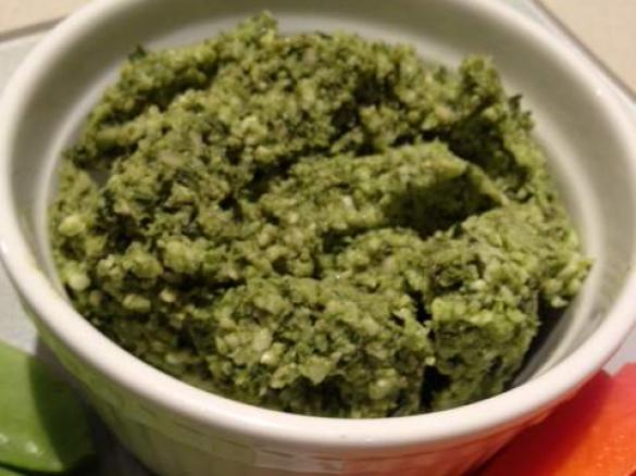 Healthy Basil & Macadamia Pesto