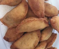 Variation Sambousek (Lebanese meat pies)