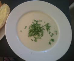 Creamy Cheesy Cauliflower Soup