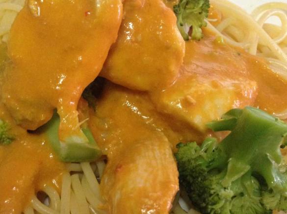 Creamy Tomato Pasta Sauce w Chicken and Broccoli